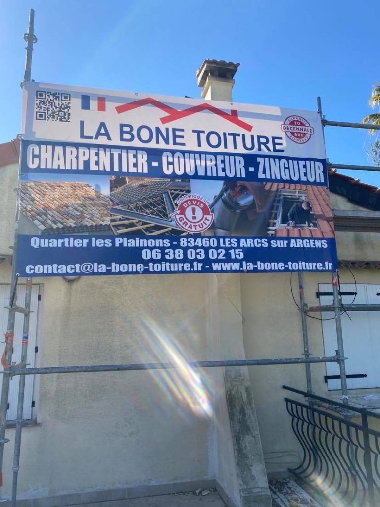 devis gratuit artisan couvreur renovation toiture remplacement gouttiere draguignan var