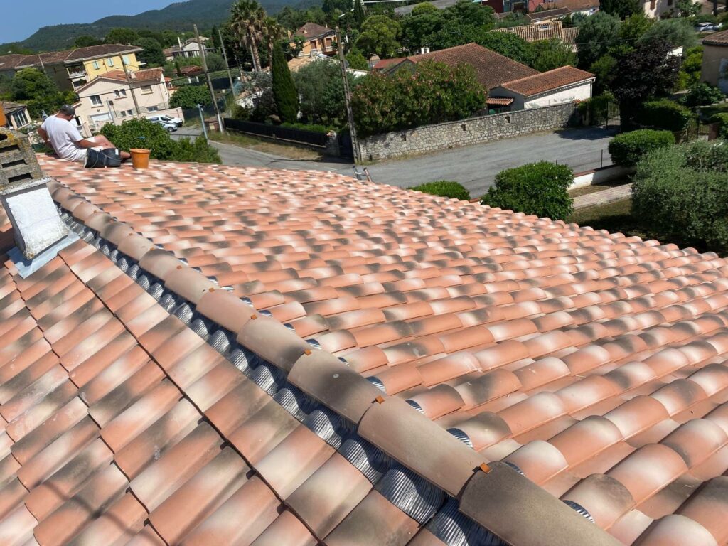 artisan couvreur en urgence depannage fuite de toit les arcs sur argens var