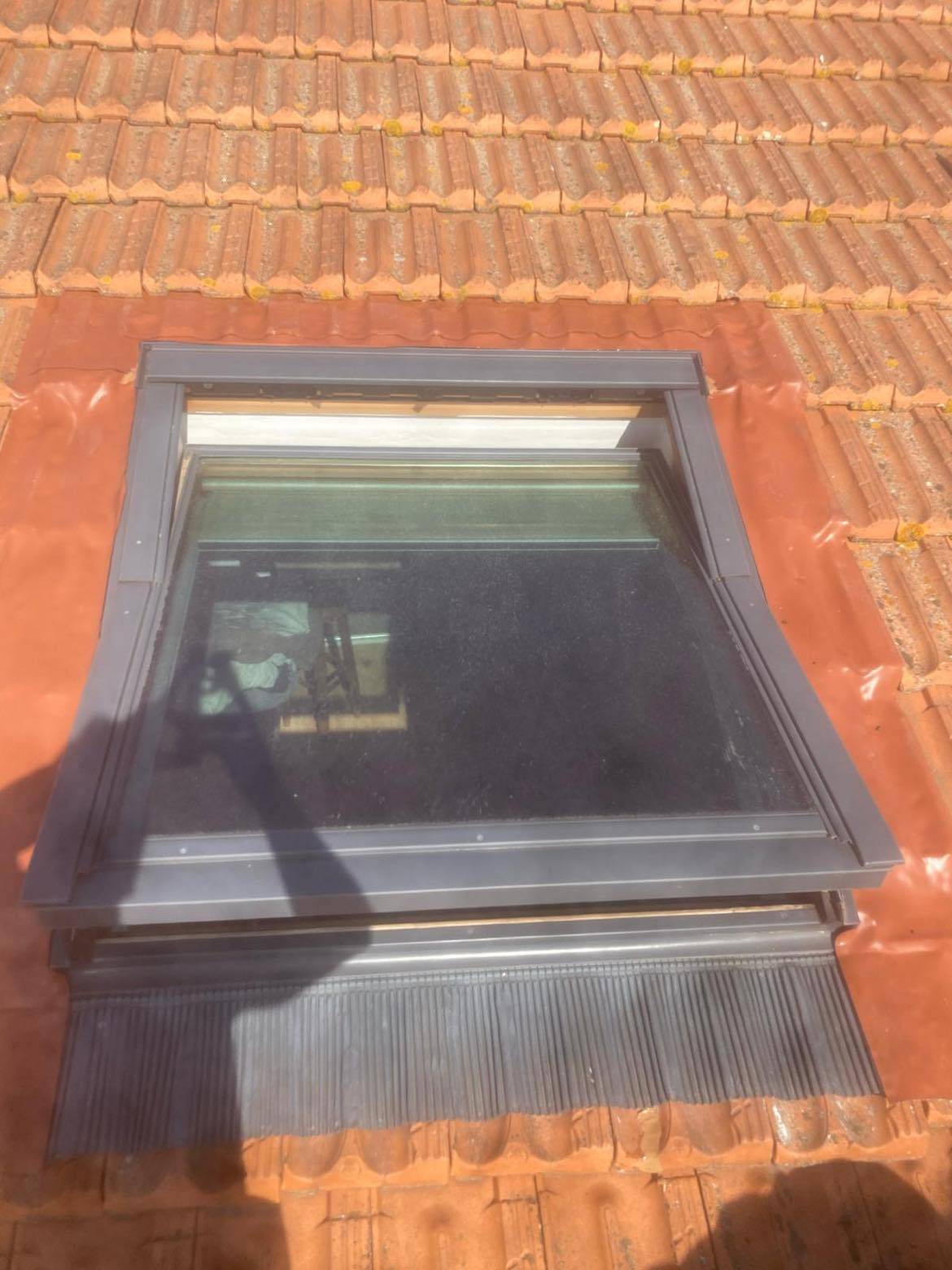 Réparation fuite d'eau et étanchéité fenêtre vélux à Draguignan Var