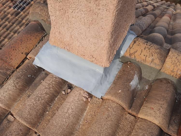 rénovation pied de cheminée Var à Trans en Provence