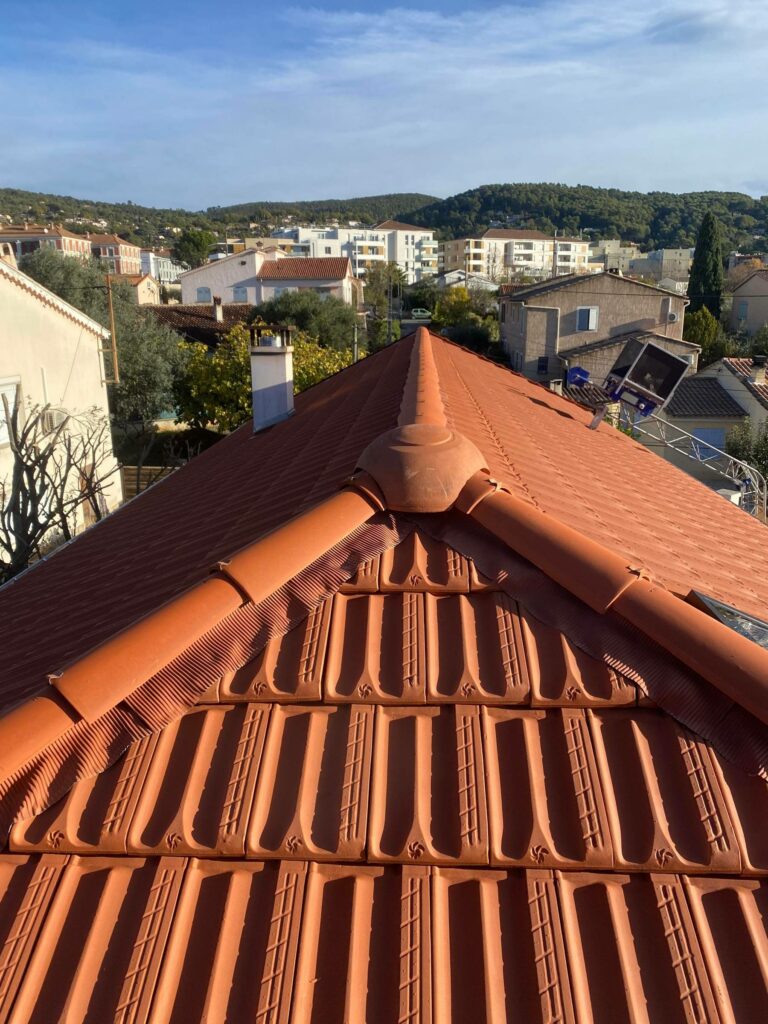 Trouver artisan couvreur réputé pour travaux sur toiture dans le Var