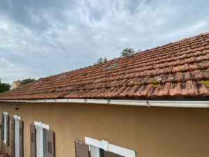 Couvreur zingueur pour pose de vélux var