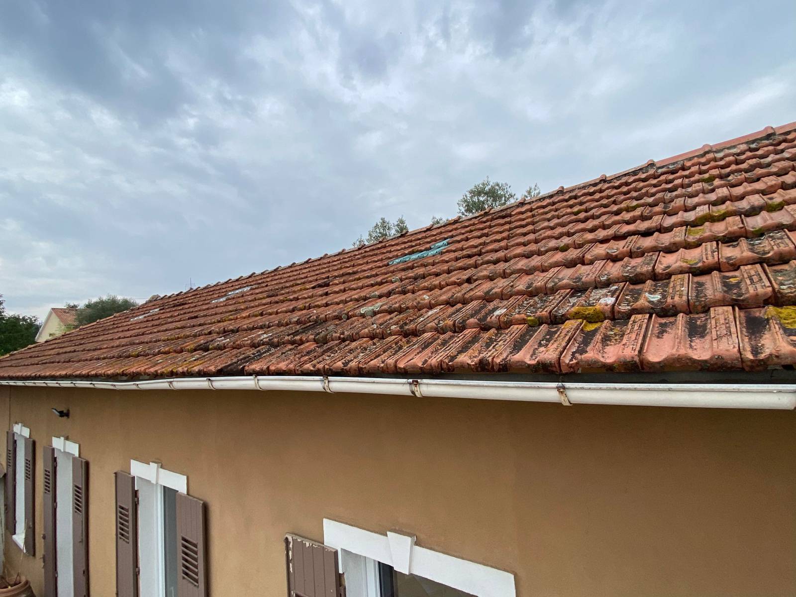 Couvreur zingueur pour pose de vélux var