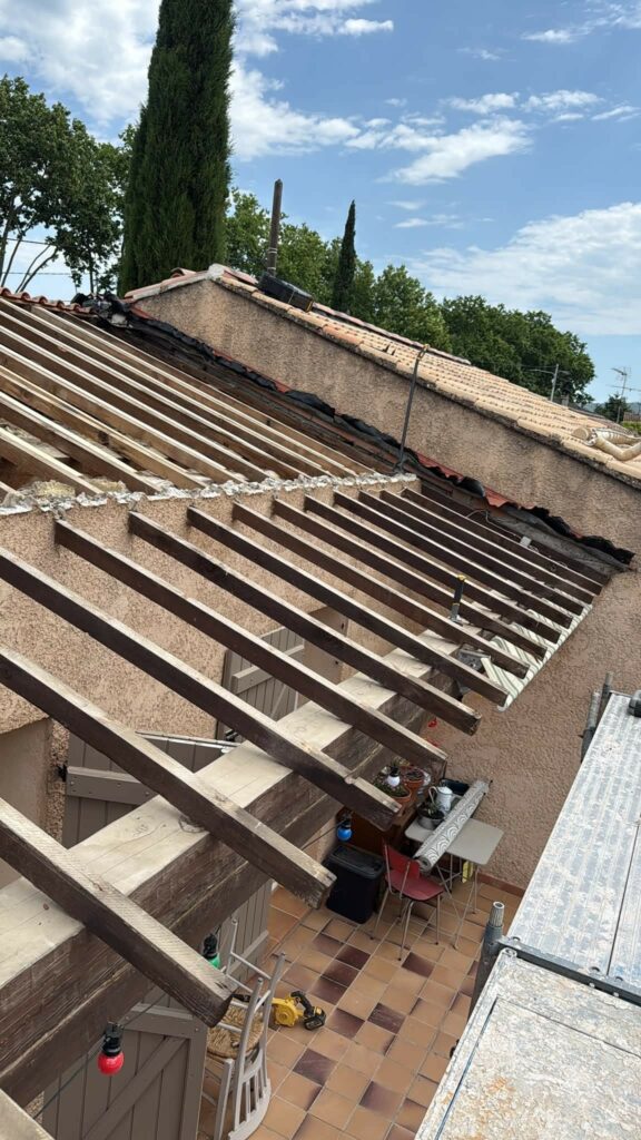 artisan couvreur sainte maxime renovation complete toiture sainte maxime