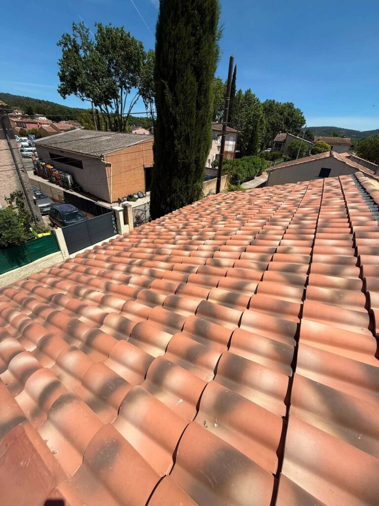 couvreur renovation complete golfe de saint tropez artisan couvreur sainte maxime var